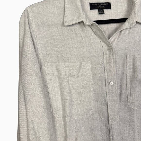 Banana Republic Boyfriend Shirt Medium Long Sleeve Button Up Soft Gray Rayon - Picture 3 of 7